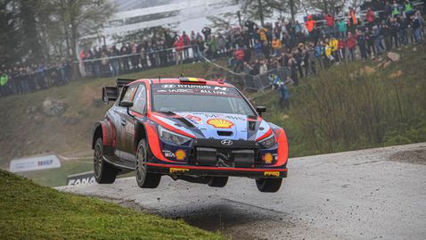 При ограничение 80 км/ч Нювил мина със 156