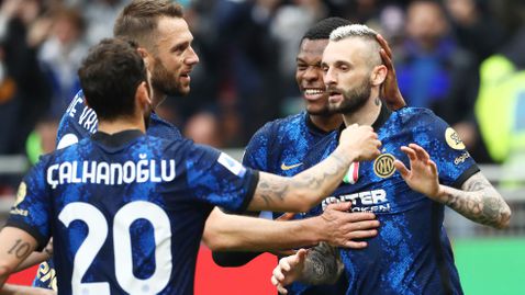  Интер усмири „ вълците “ и се изкачи на върха в Серия 