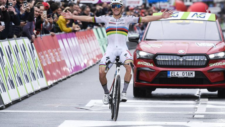 Победителят в Обиколката на Испания Ремко Евенепул Белгия спечели за