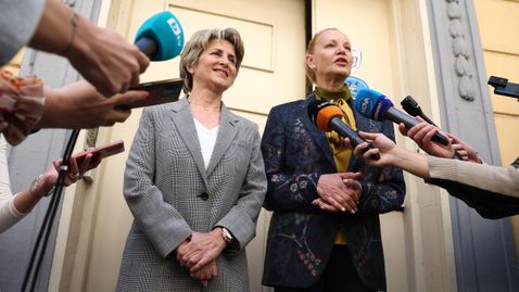  Стефка Костадинова още веднъж отхвърля да 