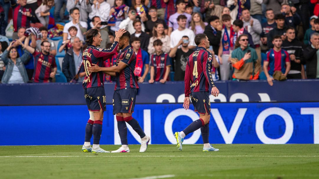 Юноша на Севиля доближи родния си клуб до Ла Лига 2