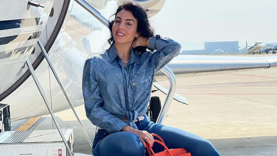 Джорджина е убийствено секси в нова фотосесия🔥