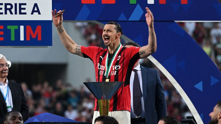 Вижте вдъхновяващата шампионска реч на Златан: Не Милано, а Италия принадлежи на Милан!
