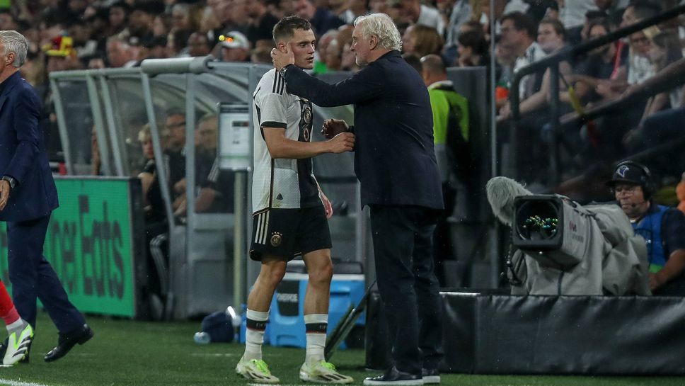 Руди Фьолер посъветва Виртц да остане в Леверкузен още година