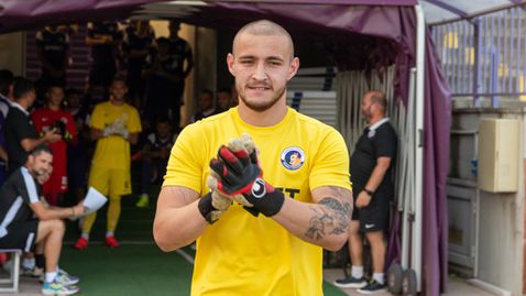 Етър преподписа с вратар