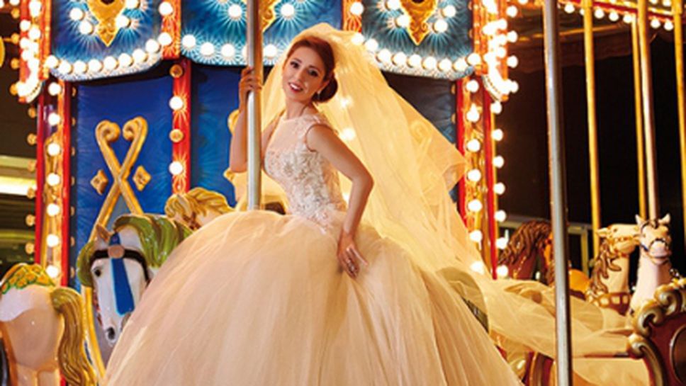 Mика Стоичкова се показа в булчинска рокля