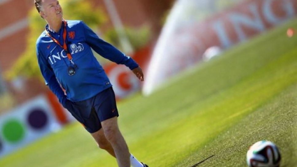 Ван Гаал иска Холандия да играе като Атлетико Мадрид