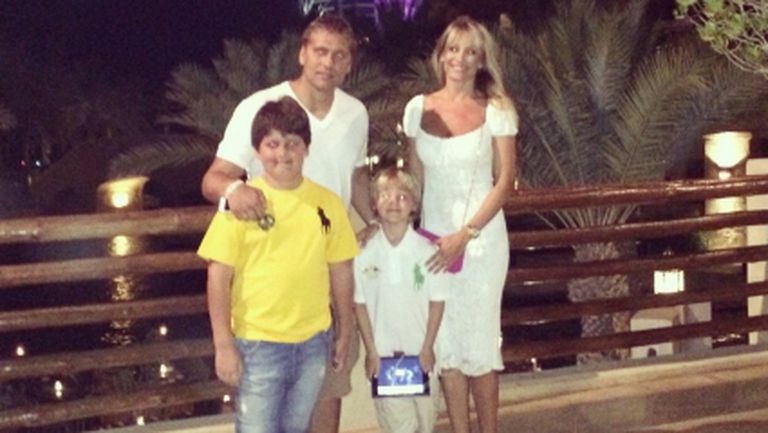 Стилиян Петров заведе семейството си в Дубай
