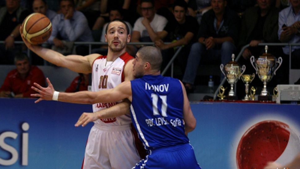 Лукойл преследва титла №24, а Левски - №18