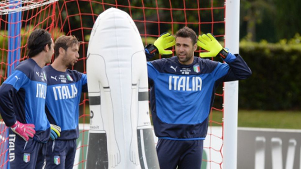 Резервният вратар на Италия с контузия на тренировка