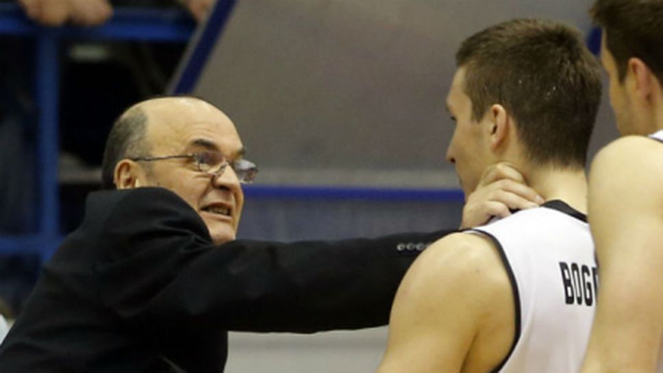 Скандален треньор души играч в Сърбия (видео)