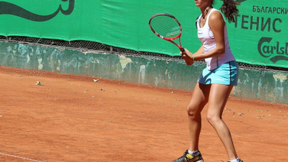 Шиникова се класира за полуфиналите на двойки в Тунис