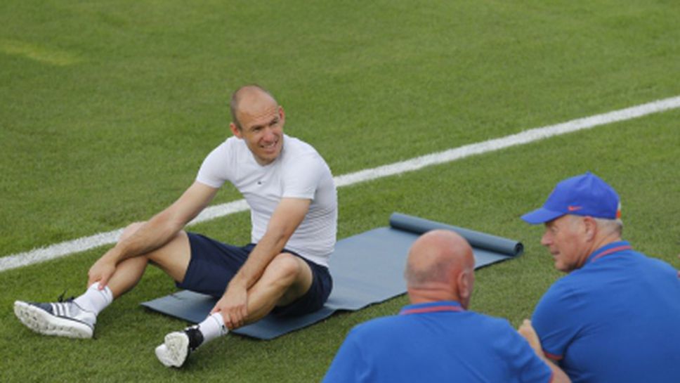 Робен иска петима в защита срещу Испания