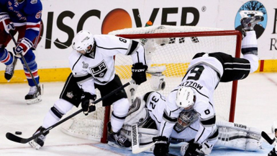 Лос Анджелис на победа от спечелването на купа "Стенли"