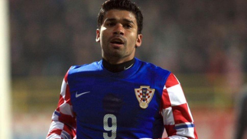 Едуардо: Ще пея и двата химна