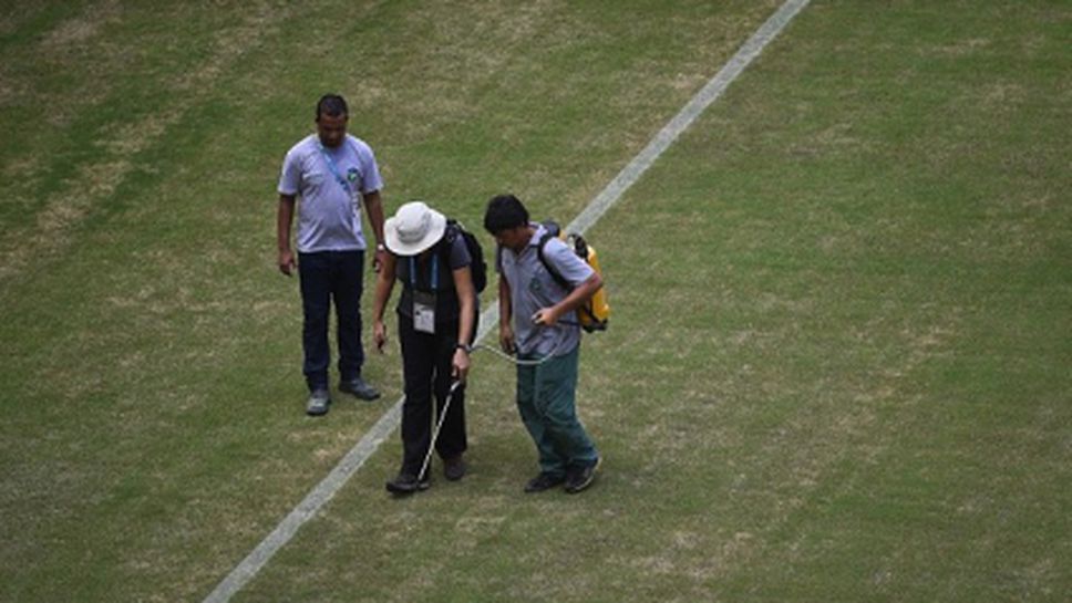 Хаос преди Англия - Италия, организаторите боядисват окаяния терен