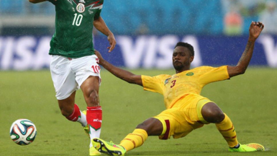 Джовани дос Сантос е играч на мача между Мексико и Камерун