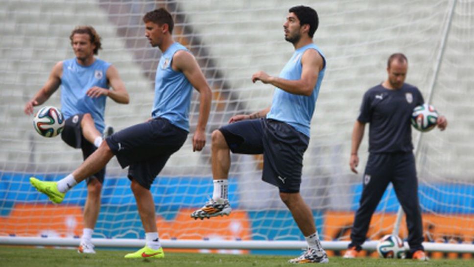 Суарес ще остане на пейката срещу Коста Рика