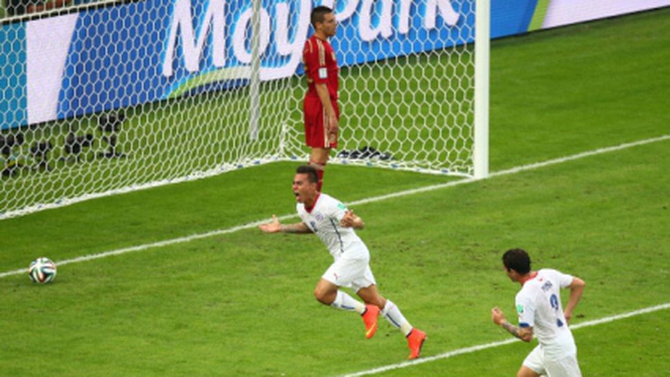 Варгас избран за играч на мача Испания - Чили