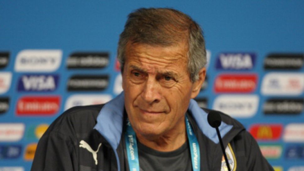 Уругвай е без половината си защита за мача с Англия