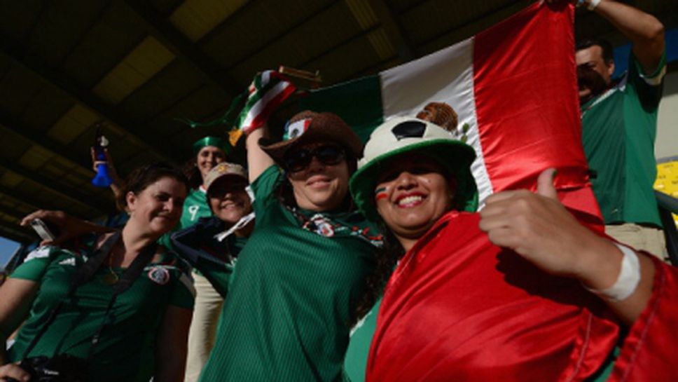 Пиян мексикански фен падна в океана