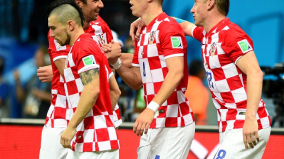 Намериха изгорени босненски знамена след Хърватия - Камерун