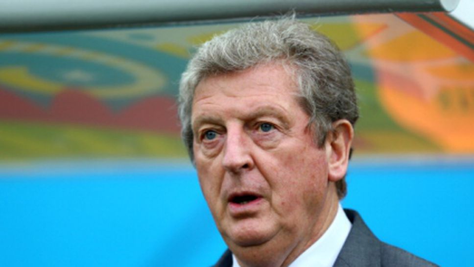 Английските национали също изразиха подкрепата си към мениджъра Ходжсън