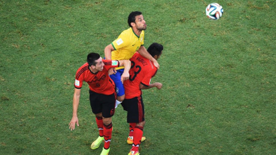 Дани Алвеш скочи на Шиърър заради Фред