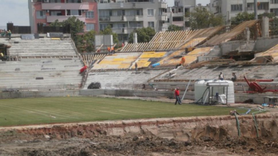 Ударът по КТБ засегна Ботев Пд, спират строежа на новия стадион