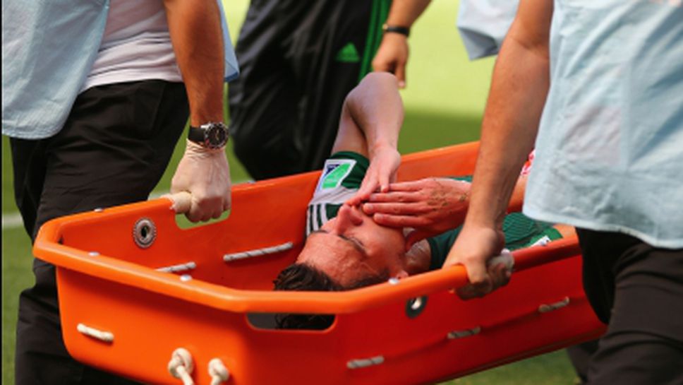 Защитник на Мексико с тежка фрактура