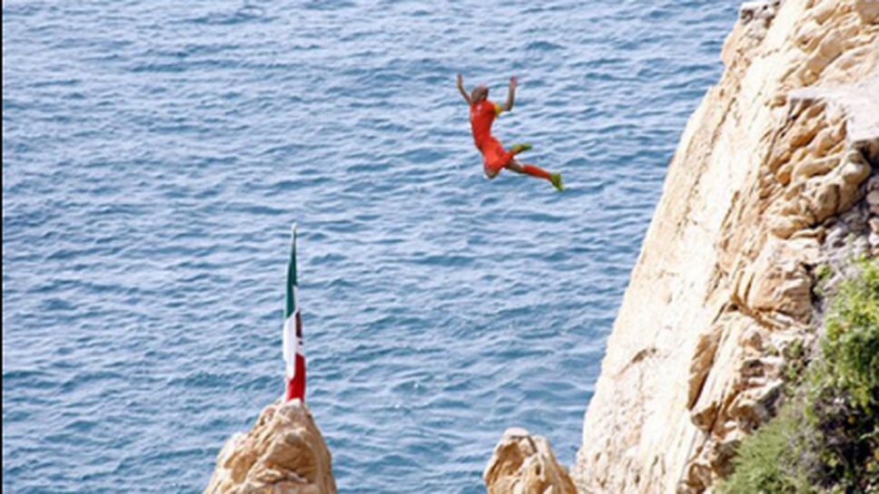 "Гмурканията" на Робен в забавни колажи