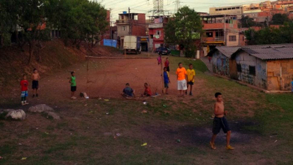 Фавелите - там, където живее най-искреният бразилски футбол (галерия)