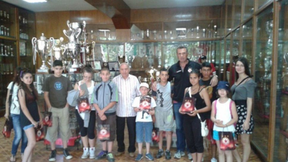 Деца посетиха "Българска армия"