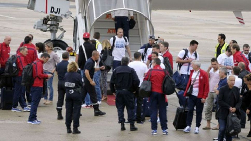 Посрещнаха французите с аплодисменти