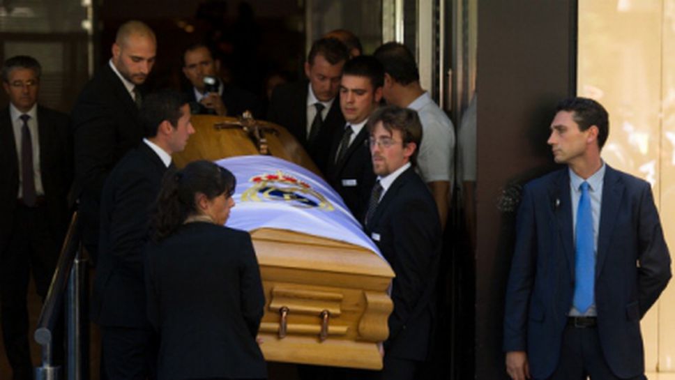 Минута мълчание за Ди Стефано преди Холандия - Аржентина