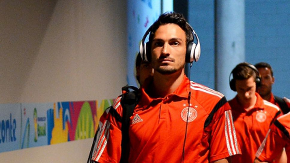 Хумелс отново с болки в коляното, но ще е готов за финала