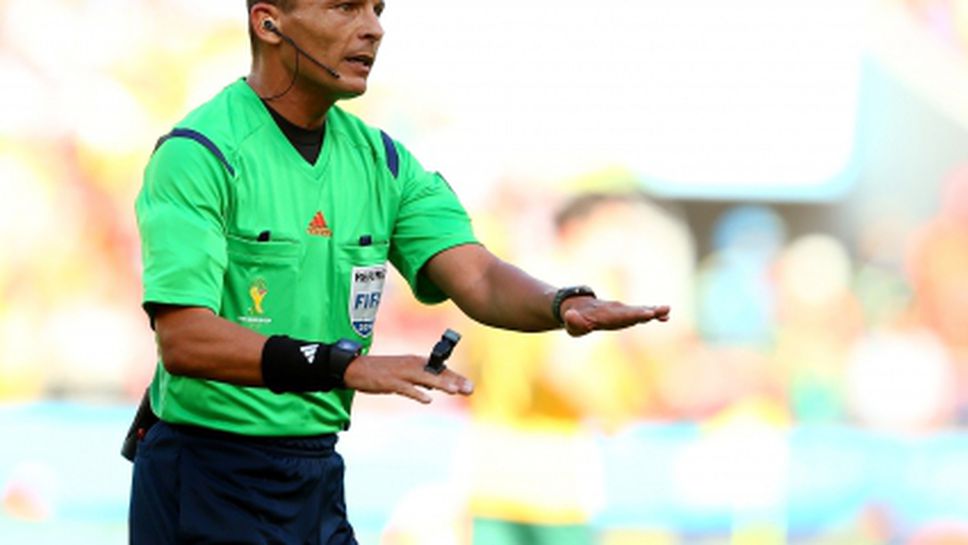 ФИФА повери на алжирец Малкия финал