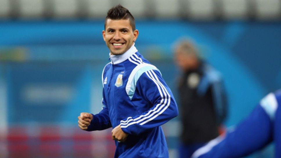 Агуеро призова: Залагайте си парите за нас