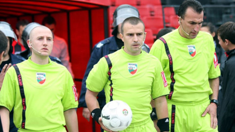 Българи свириха мач от Лига Европа снощи