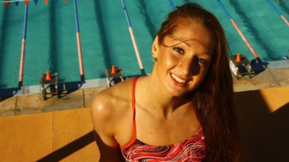 Нина Рангелова с два златни медала на държавното по плуване
