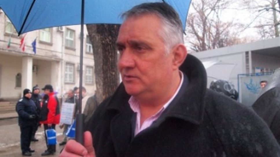 Жесток побой в Пловдив, легенда на Левски изведен с полиция