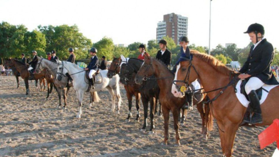 Над 140 расови коня на "Купа Бургас" 2014