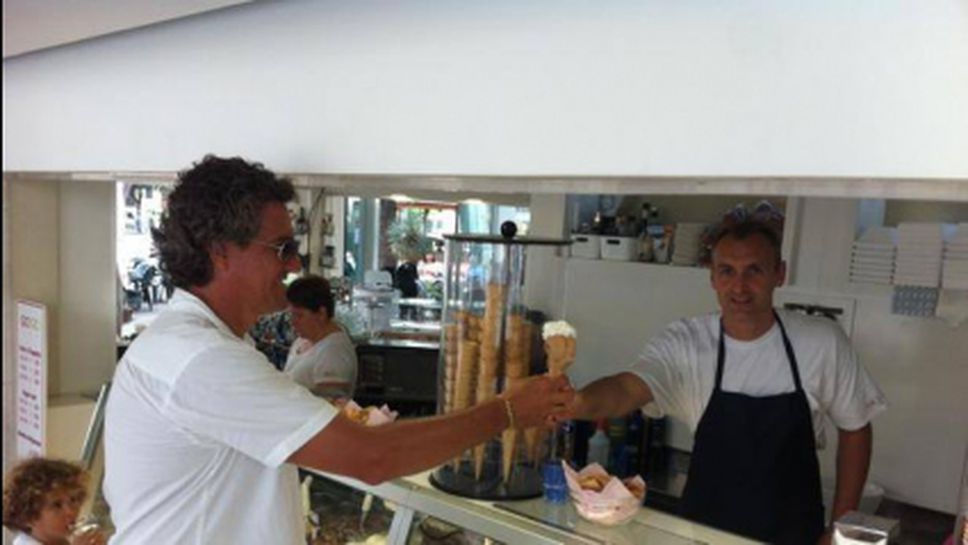 Световният шампион Марко Меони продава сладолед след отказването си