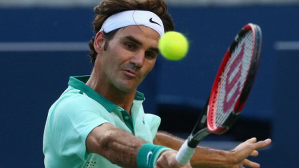 Лесна победа за Федерер и трудно начало за Стан Вавринка в Торонто