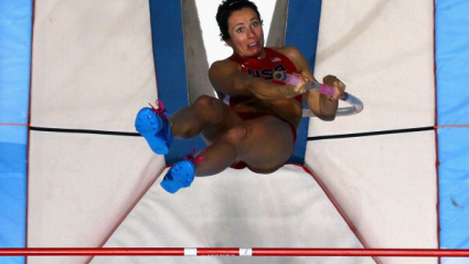 Сур се контузи, след като прътът й се счупи на тренировка (видео)