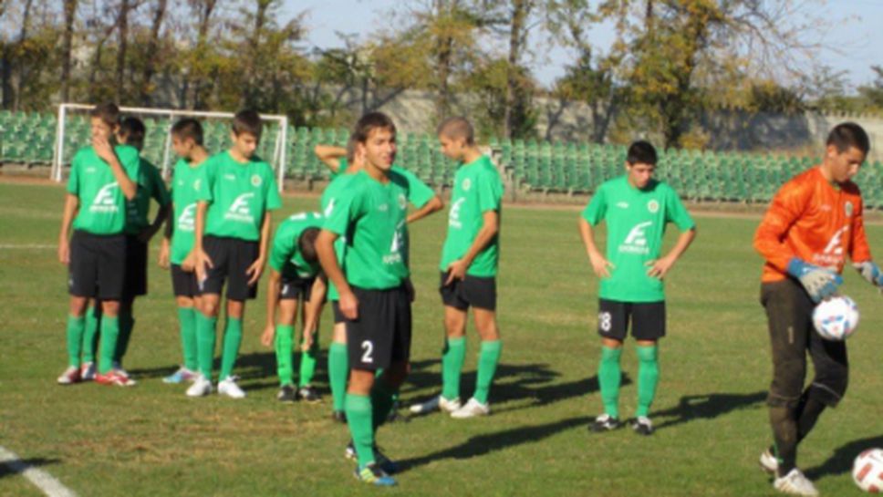 Победа и загуба за юношите на Нефтохимик срещу руския отбор Приалит Реутов