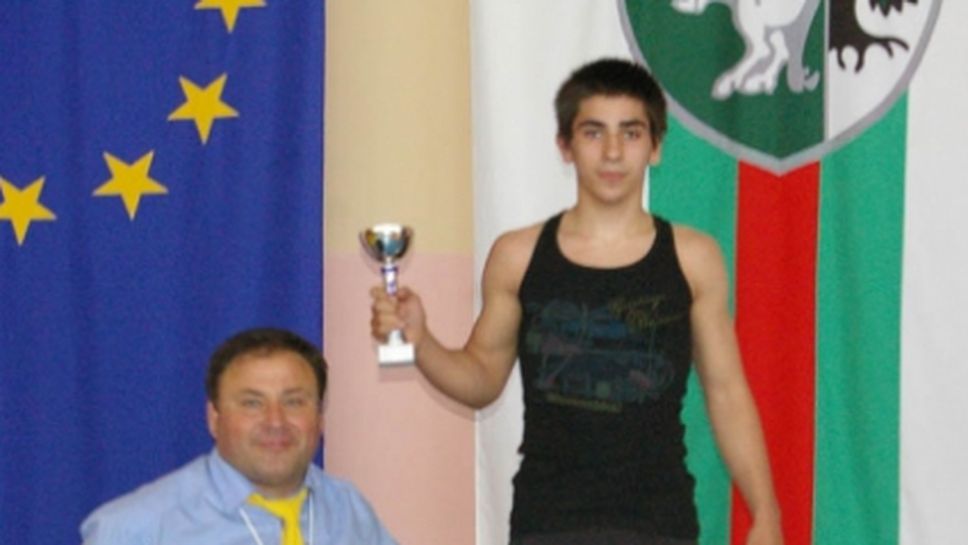 Михаил Георгиев остана 5-и на СП в категория до 66 кг