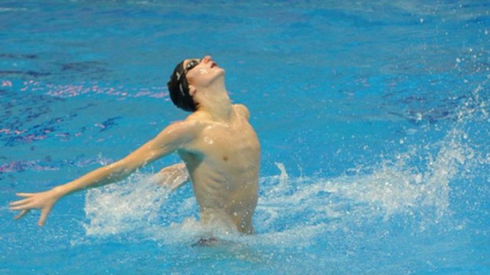 За страстта на едно момче към синхронното плуване