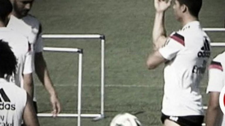 Кристиано размахва средни пръсти на тренировка (видео)