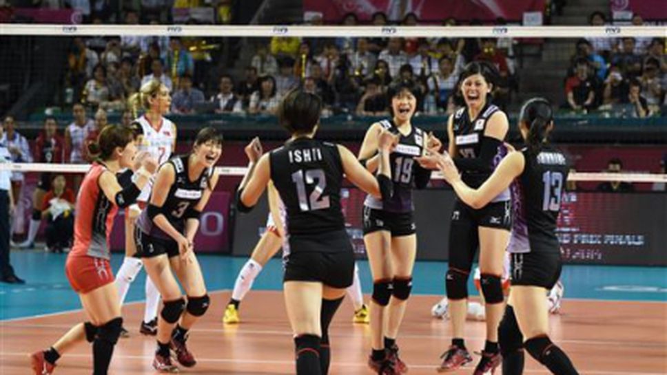Япония с втора победа на финалите след разгромно 3:0 над Турция